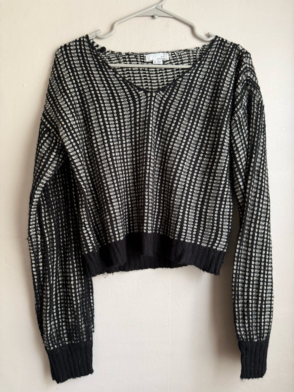 Ten Sixty Sherman Black & Cream Cropped Knit Sweater Size M Boho Textured
